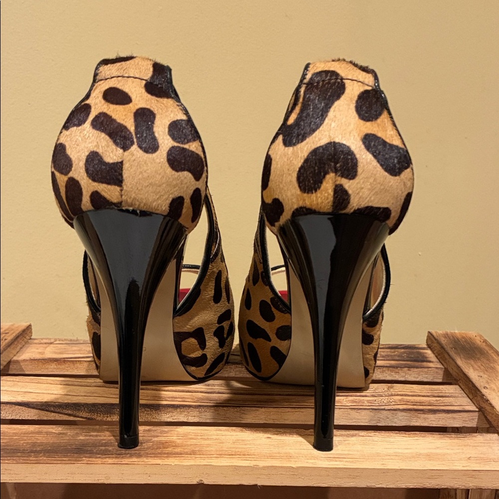 Guess Leopard Print Peep Toe Heels - Red and Tan - Picture 5 of 9